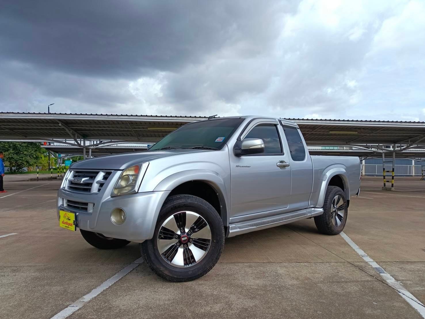 ISUZU D-MAX SPACECAB 2.5 SLX M/T